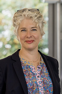 Portrait Dr. Julia Gelbert