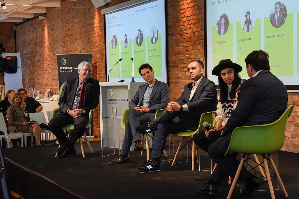 Podiumsdiskussion mit Diana Kinnert, Bastian Brauns, Konstantin Kuhle und Günter Tissen