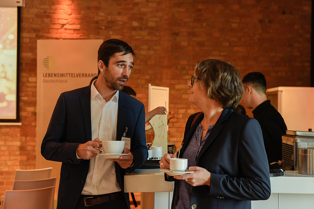 Martin Delius (Wirtschaftsvereinigung Alkoholfreie Getränke) und Astrid Williams (PepsiCo Deutschland)